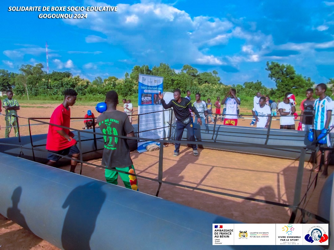 Activités interactives menées sur l'esplanade de la résidence des Maires à Nassabara